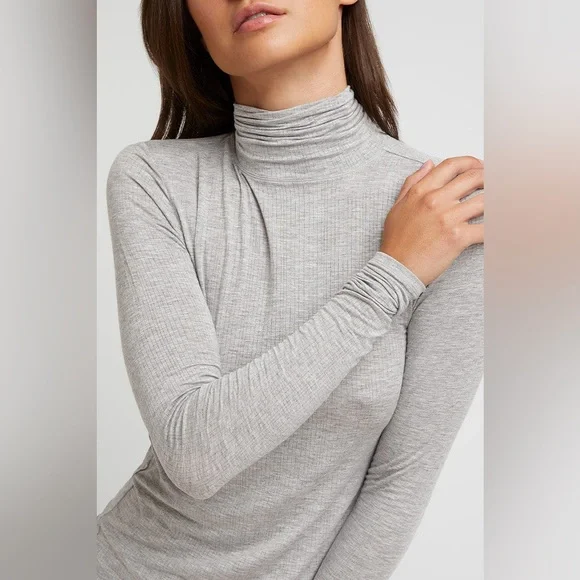 Negative Underwear Whipped Turtleneck in Heather Grey Size Small - Picture 5 of 6
